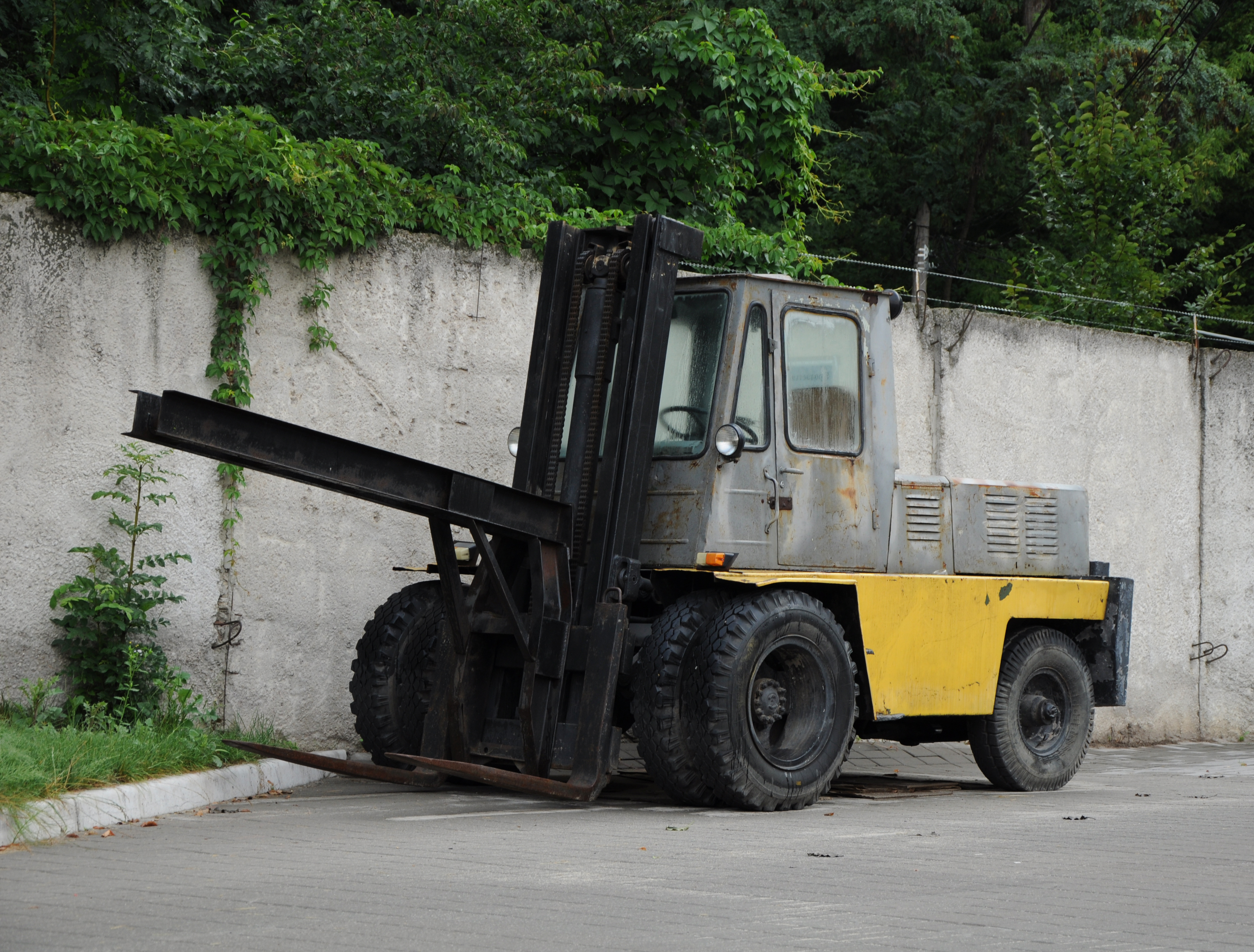 Forklift (istif aracı) gerçek ekipman fotoğrafı